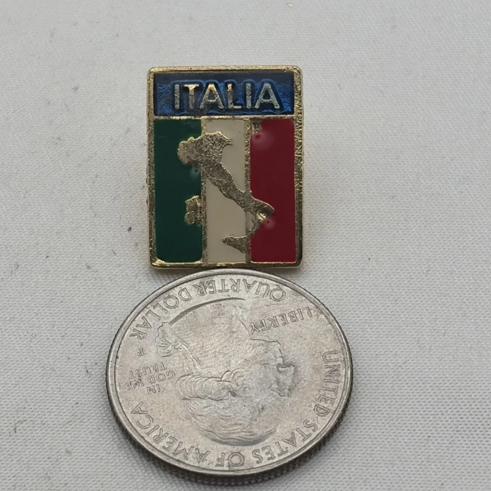 Vintage Italia Italy Country Outline Flag Lapel Hat Pin
